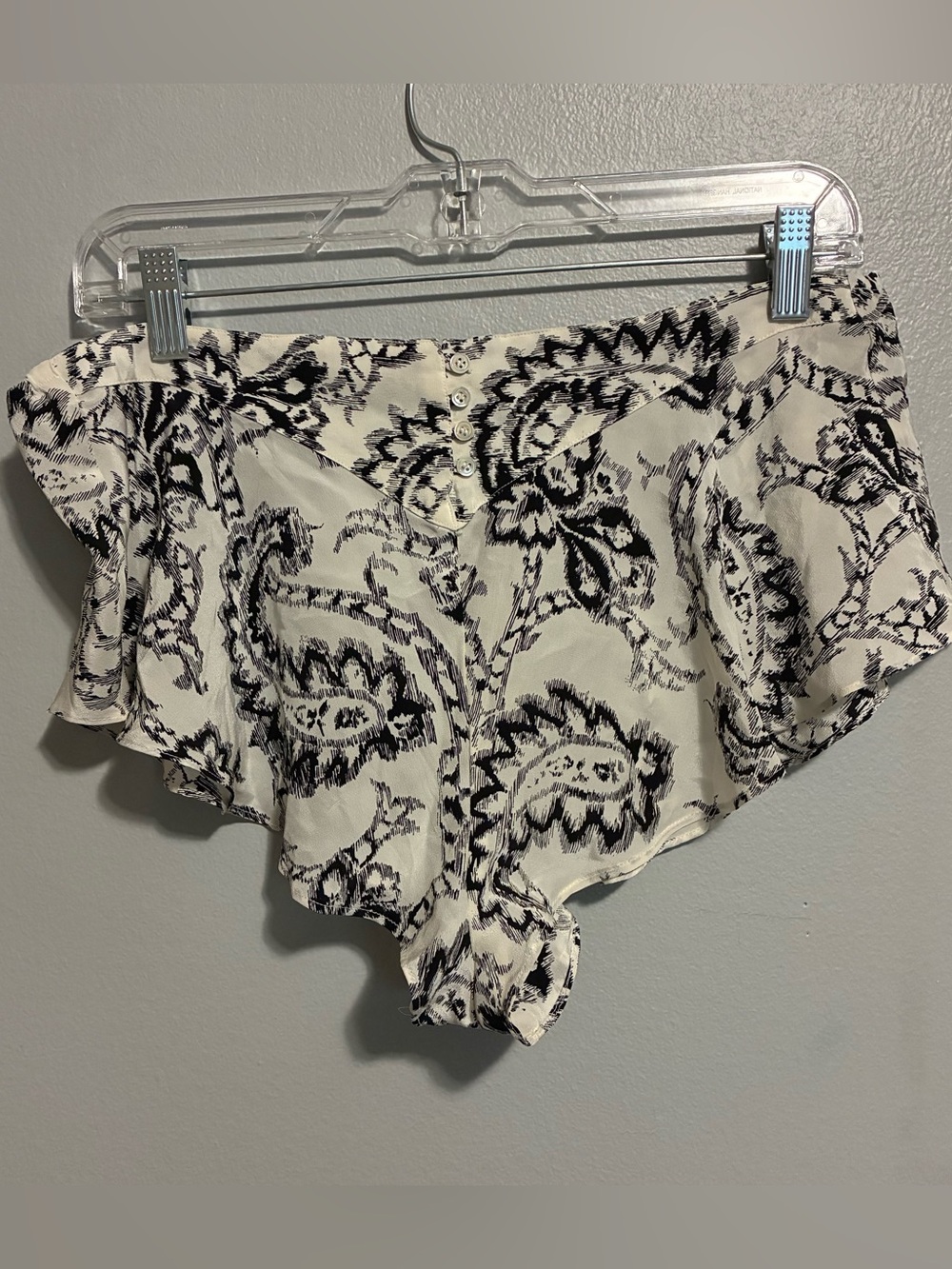 Victoria’s Secret 100% Silk Ruffle Tap Shorts Large Black White Paisley Boho